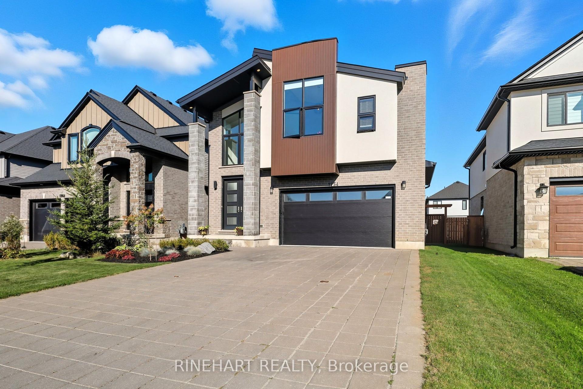 1754 Brayford Avenue, London South — Detached for sale, photo 1