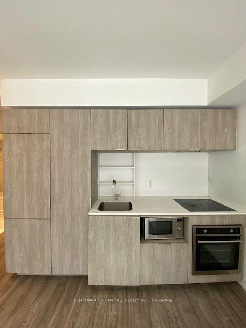 77 Shuter Street 603 #603 — photo 1