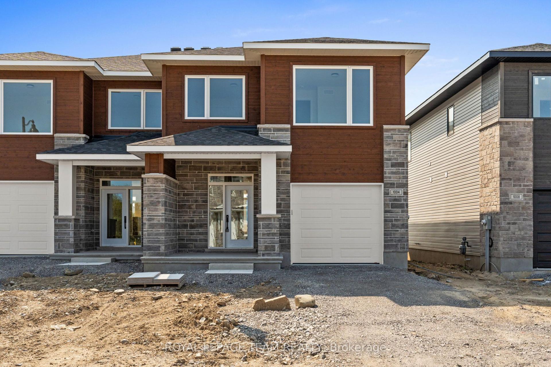 1024 Moore Street — photo 1
