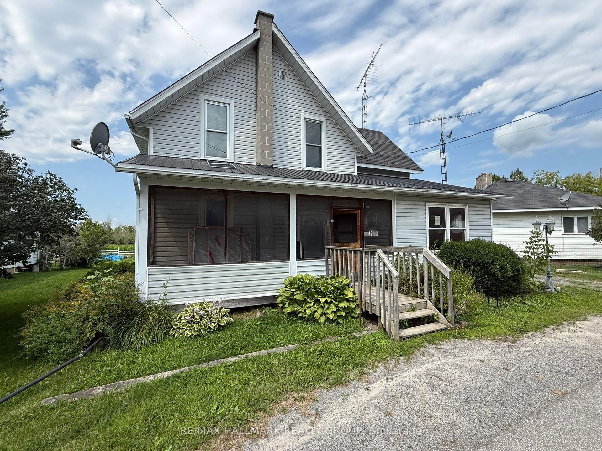 12 Circle Drive S, Rideau Lakes — Detached for sale, photo 1