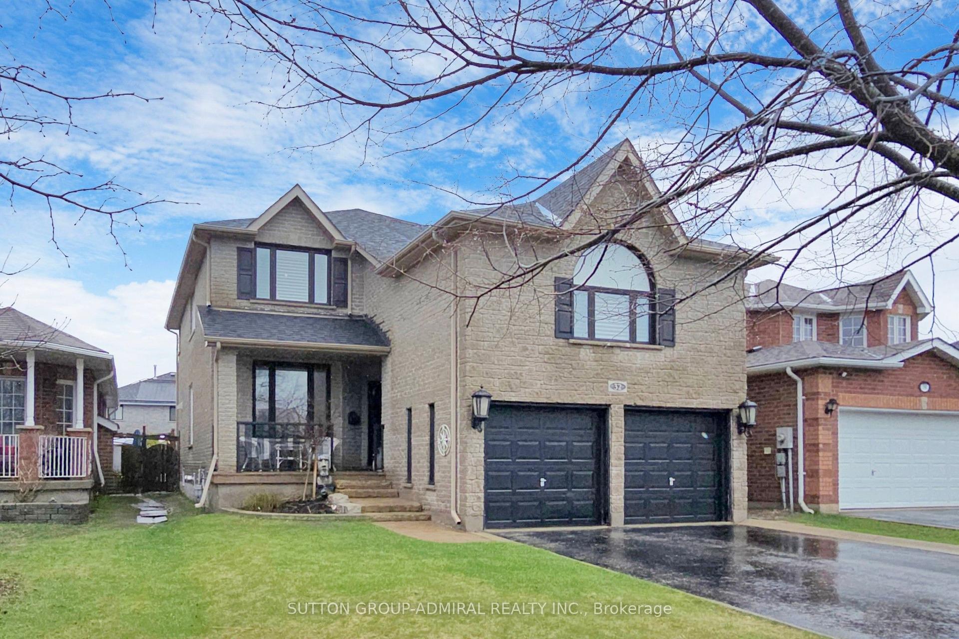 32 Stephanie Lane Upper #Upper — photo 1