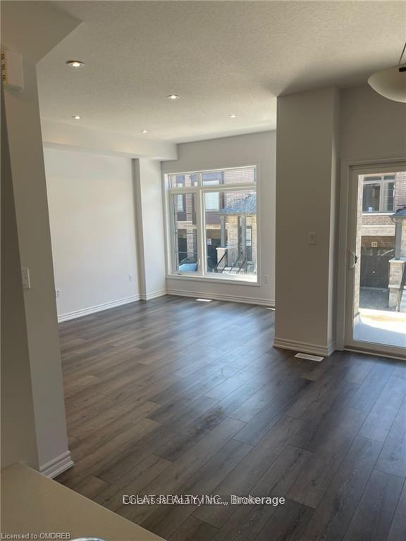 61 -135 Soho Street, Hamilton — Townhouse for lease, photo 1