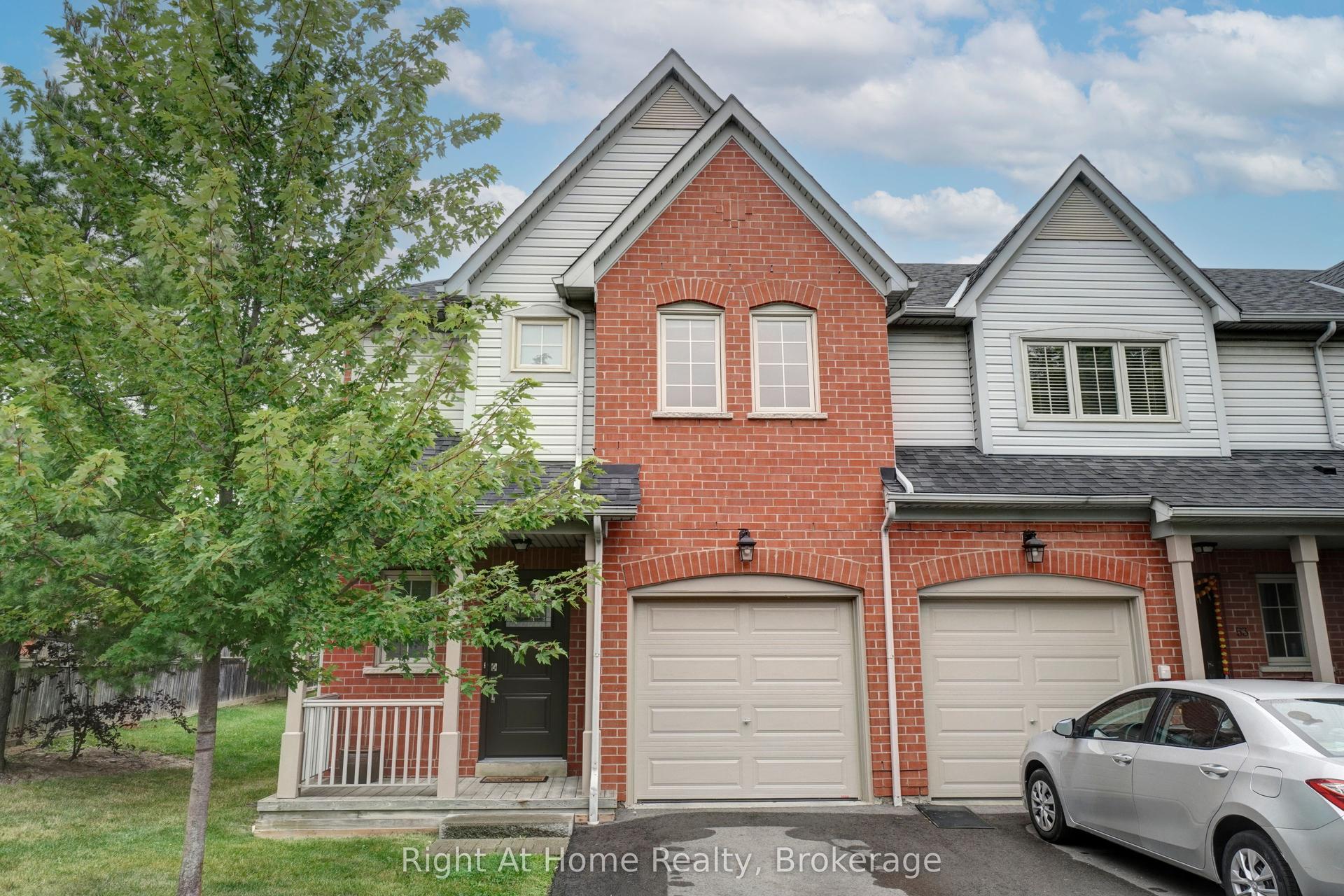 5223 Fairford Crescent 51 #51, Mississauga — Condo Town for lease, photo 1