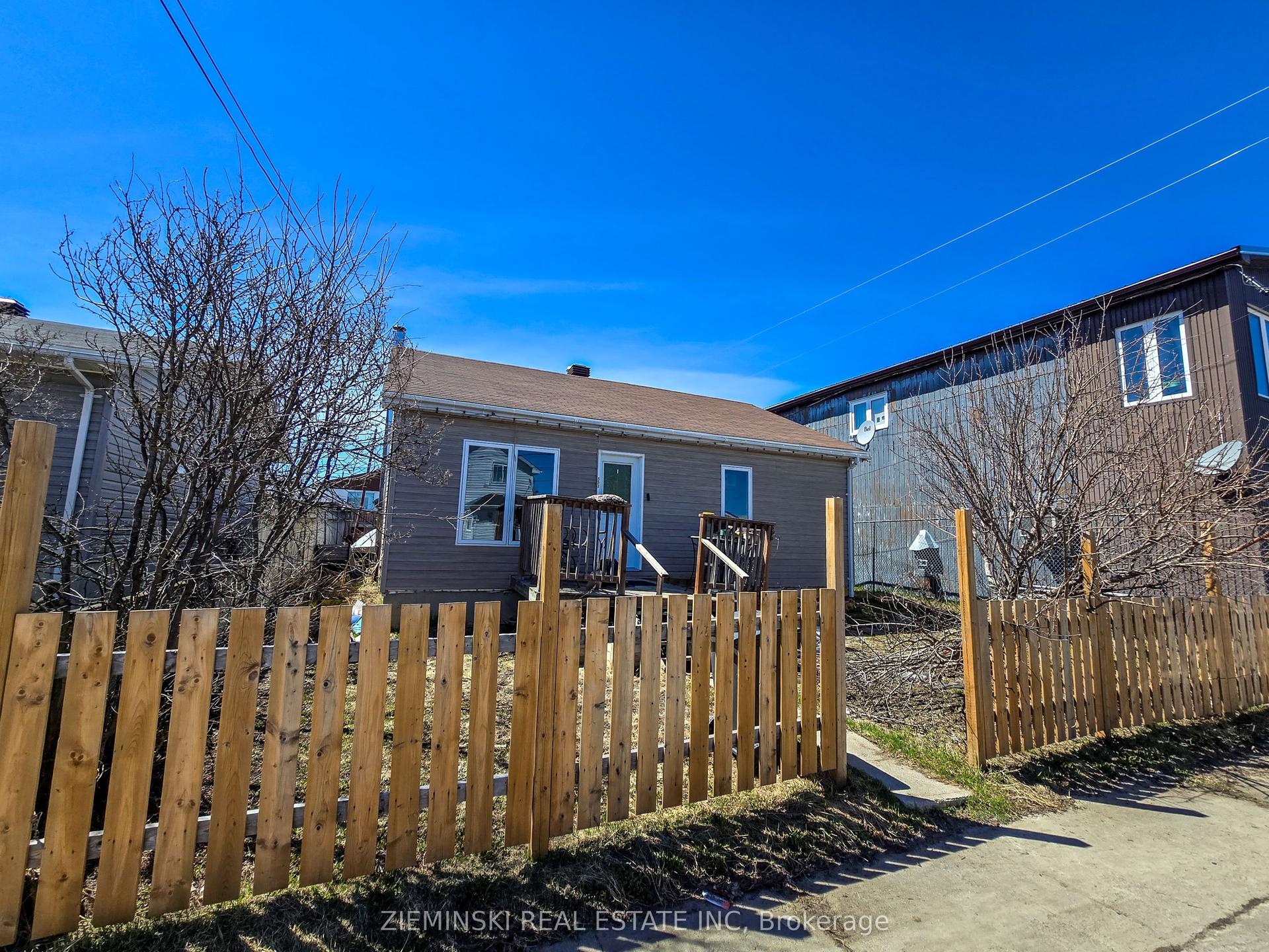 553 D'Iberville Avenue — photo 1