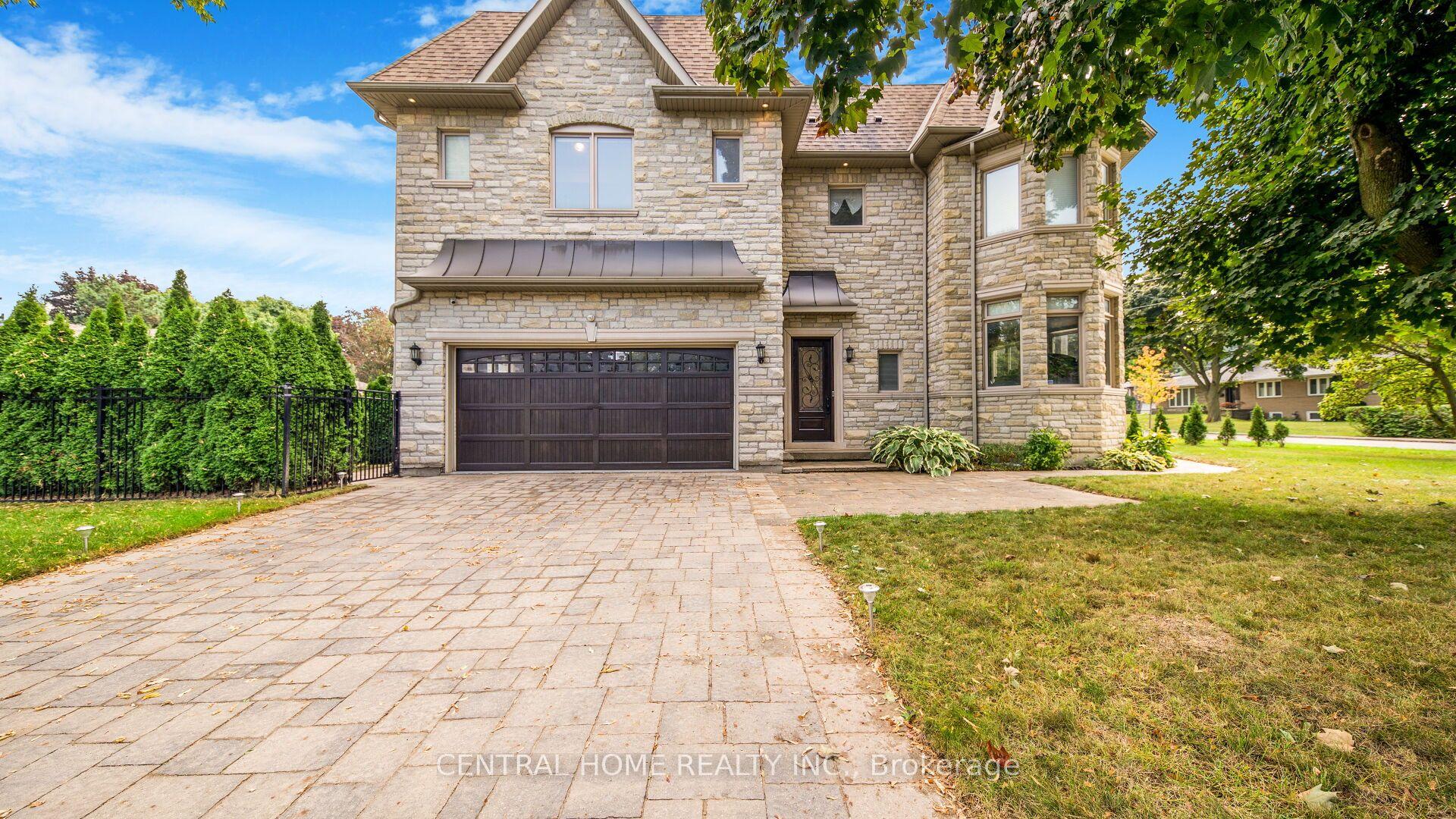 1 Tally Lane, Toronto — Detached for sale, photo 1