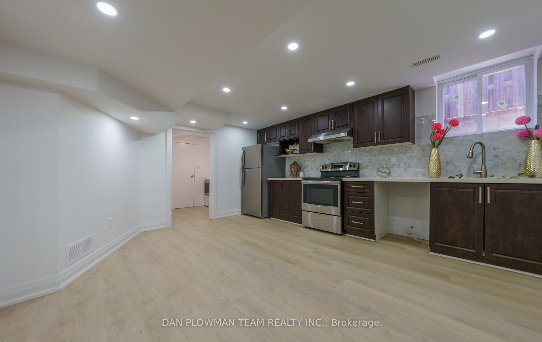 10 Pardon Avenue, Whitby — Detached for lease, photo 1