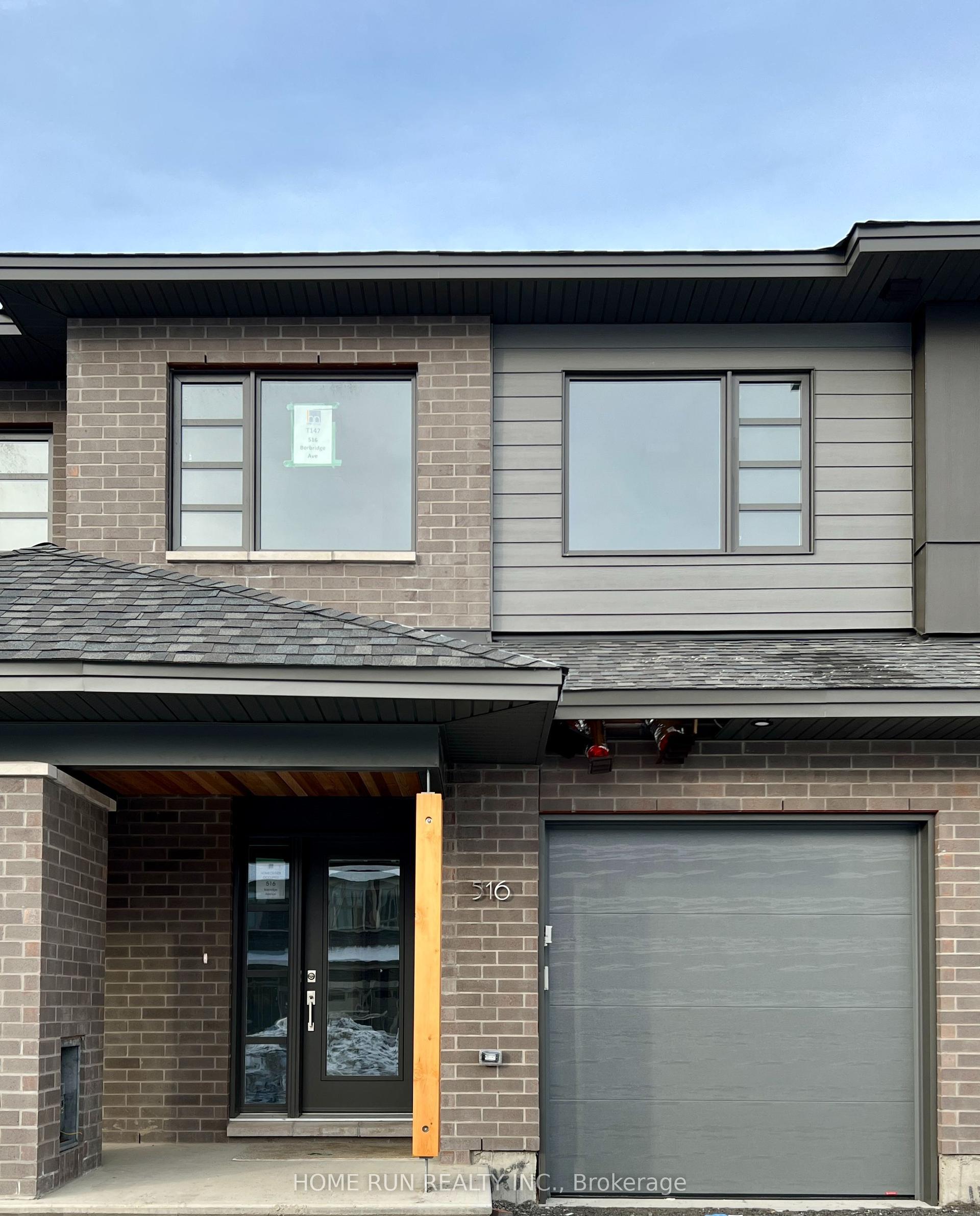 516 Borbridge Avenue, Blossom Park - Airport and Area — Townhouse for lease, photo 1