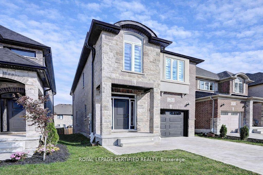 54 Pondcliffe Drive — photo 1
