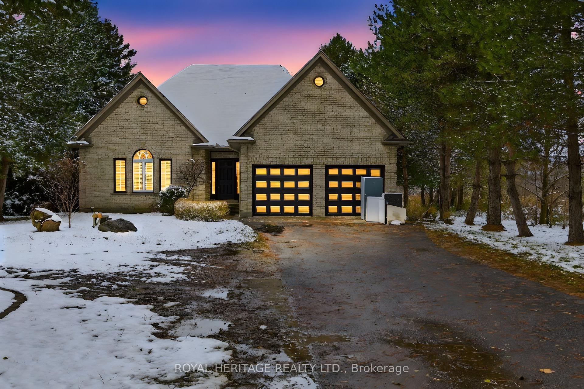 1401 Westdel Bourne Street W — photo 1