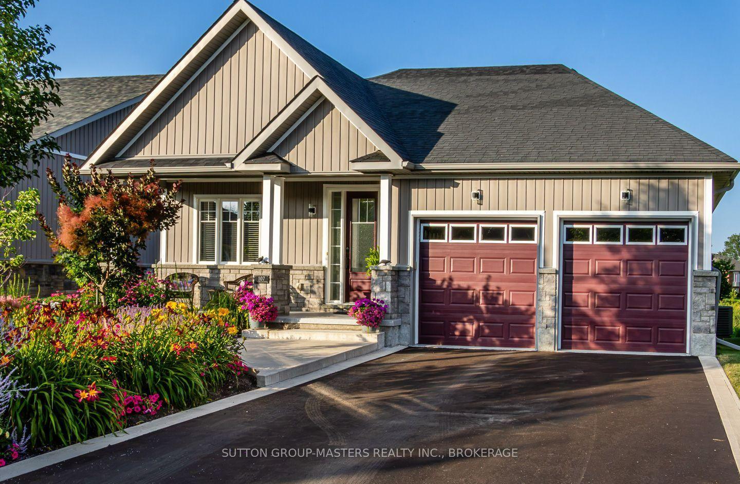 107 Country Club Drive, Loyalist — Detached for sale, photo 1