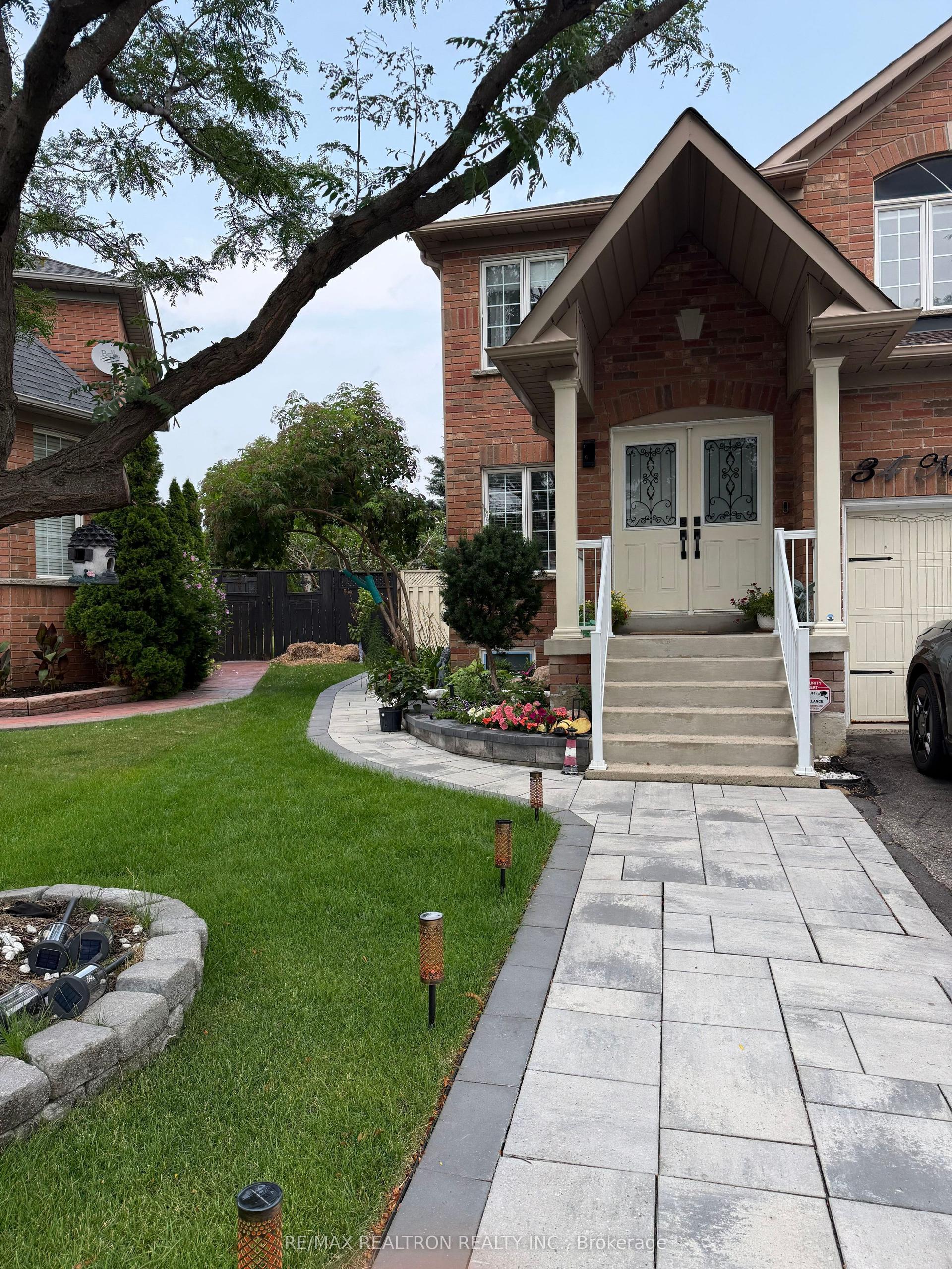 34 Nostalgia Court Basement Unit #Basement Unit, Brampton — Semi-Detached for lease, photo 1