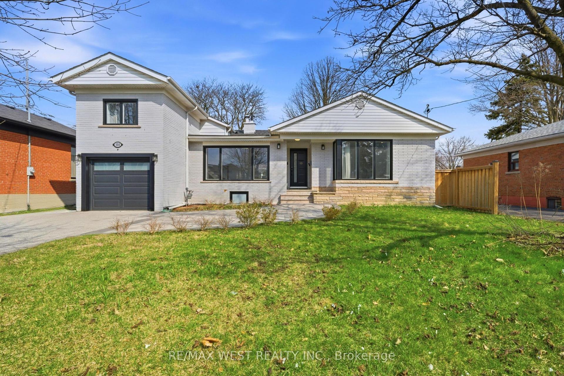104 Great Oak Drive — photo 1