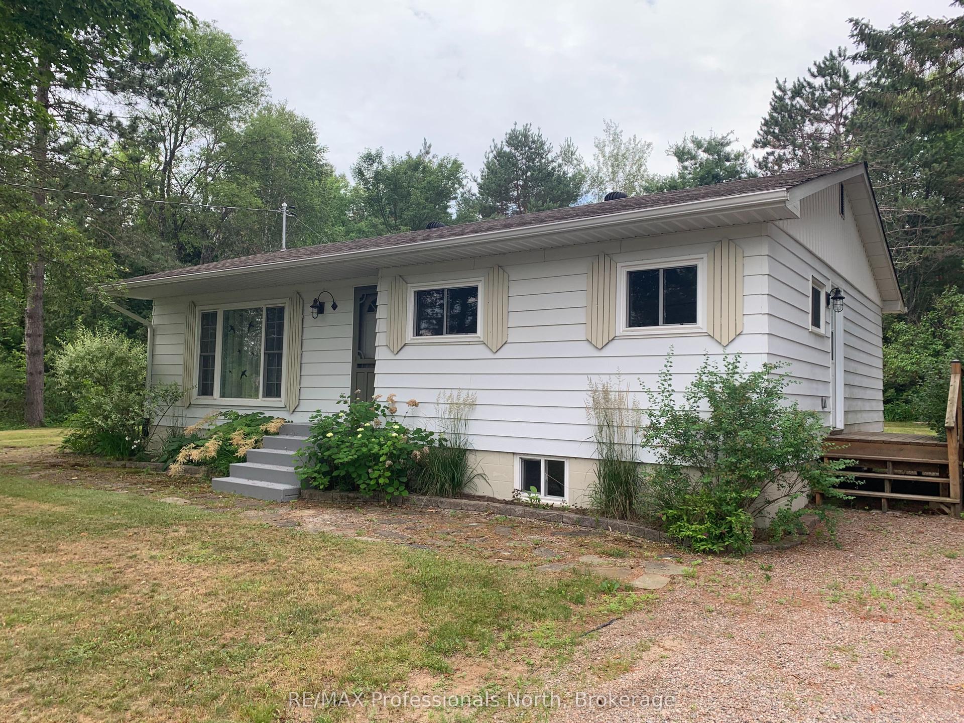 2195 Loop Road, Highlands East — Detached for sale, photo 1