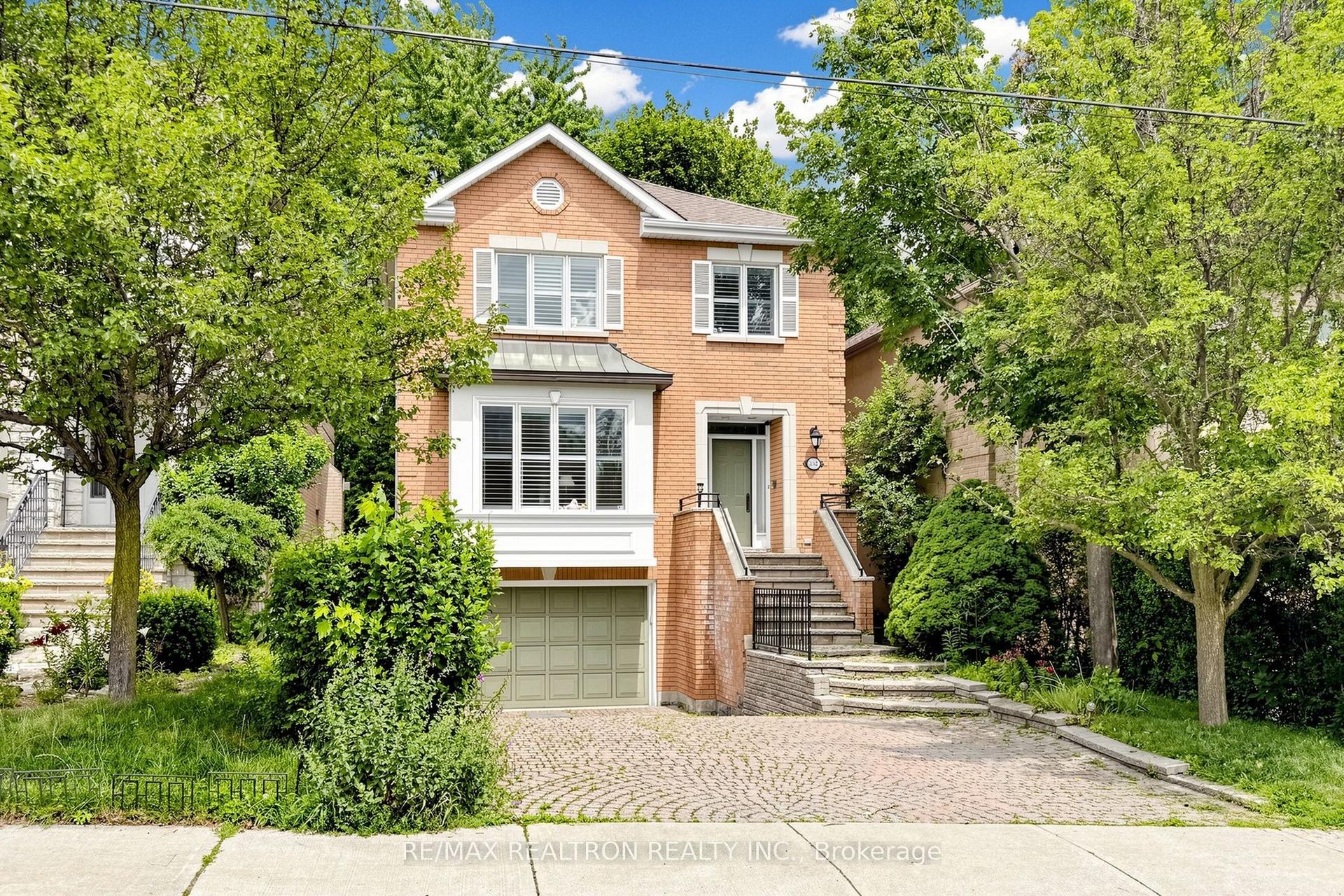352 Deloraine Avenue, Toronto — Detached for sale, photo 1