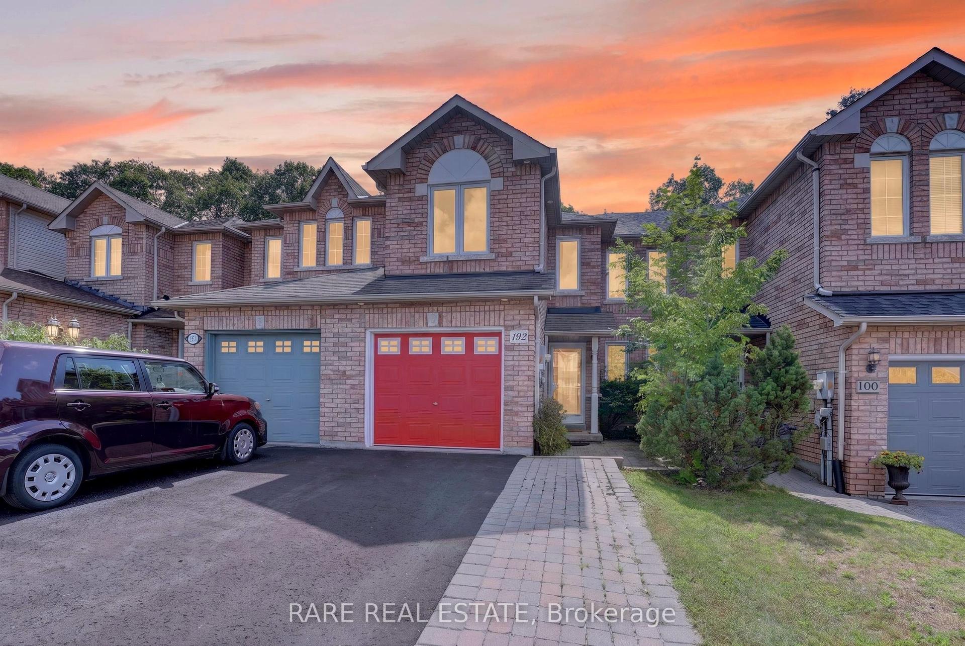 102 Hawthorne Crescent, Barrie — Townhouse for sale, photo 1