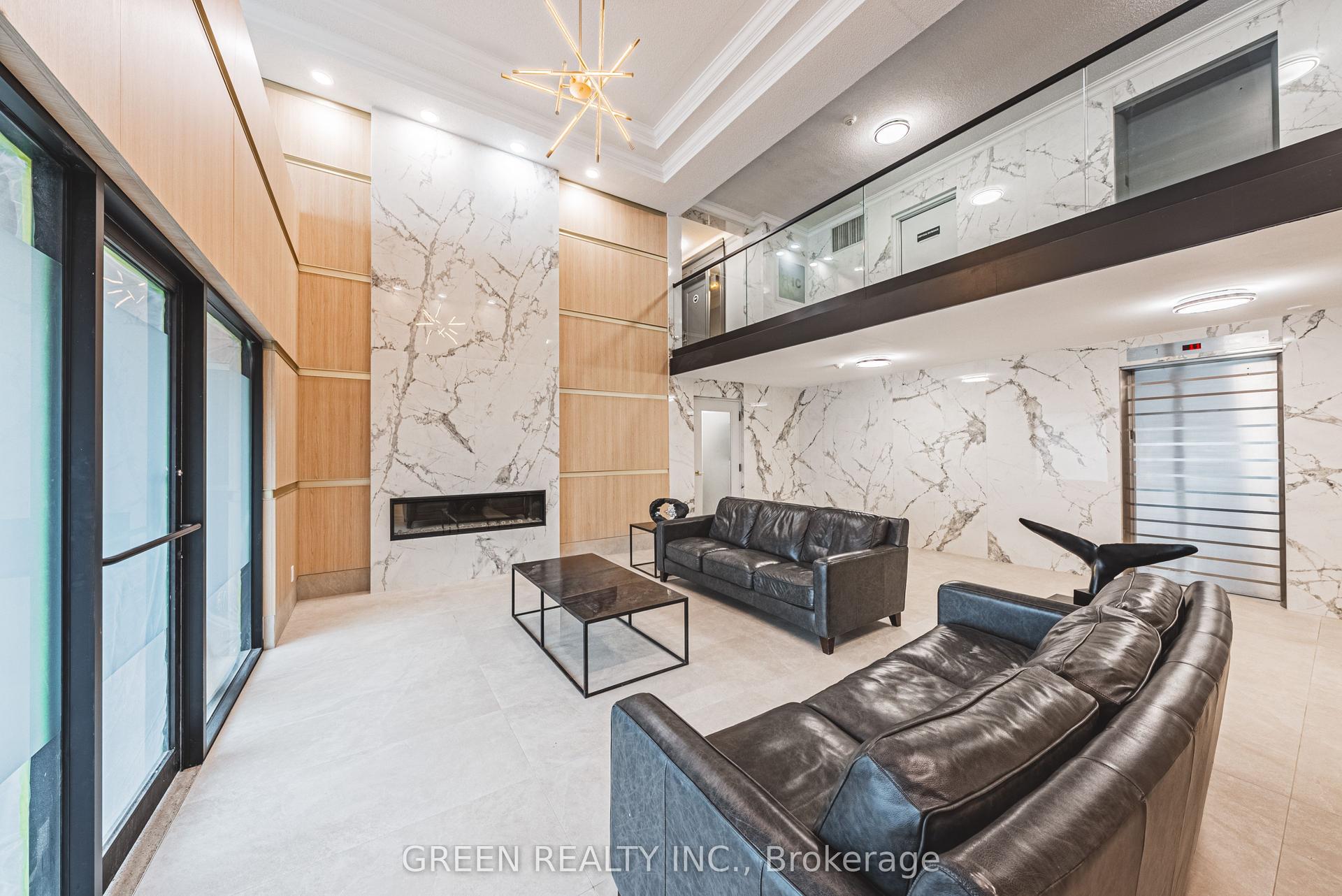 2160 Lakeshore Road 301 #301, Burlington — Condo for lease, photo 1