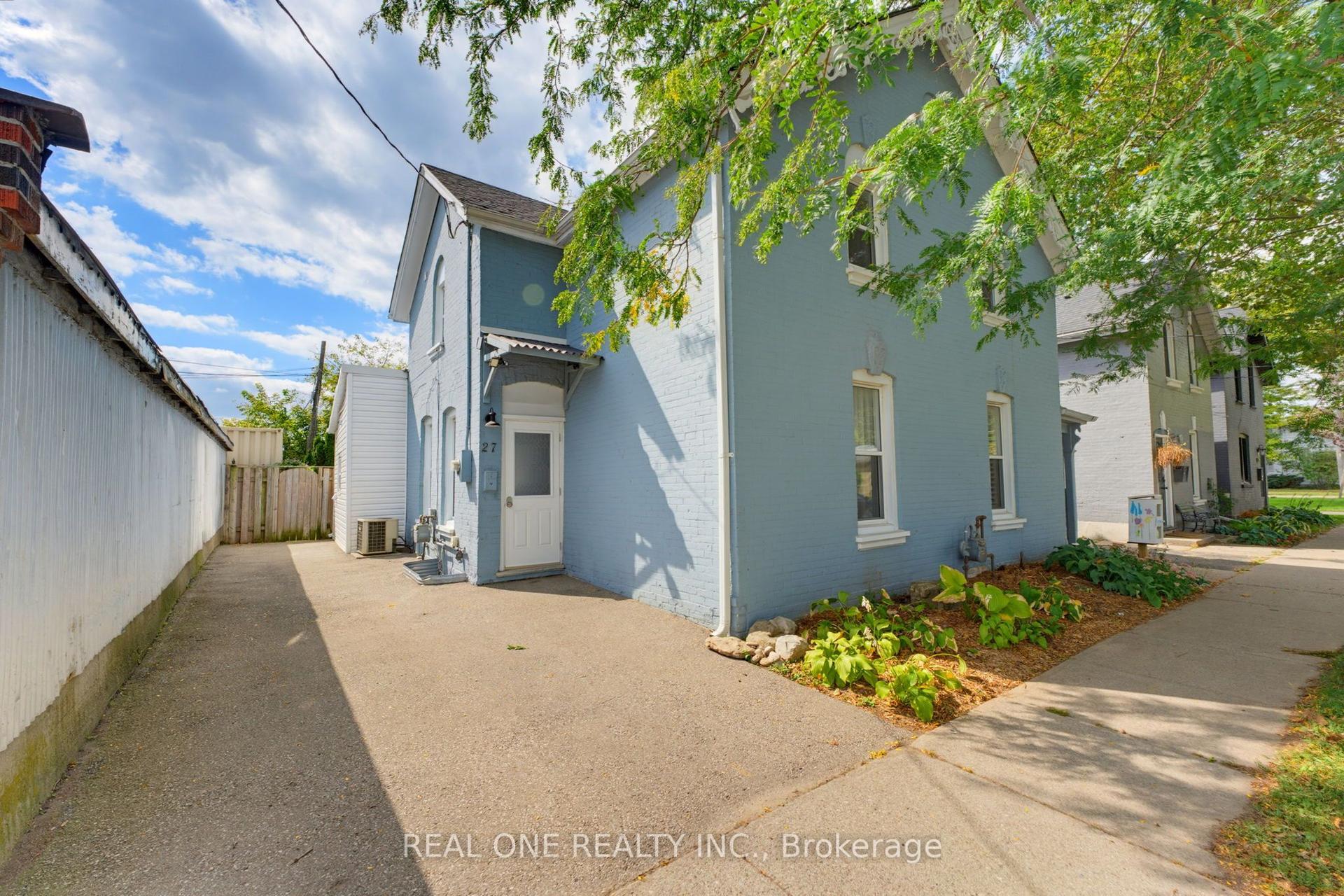 27 Gilkison Street, Brantford — Semi-Detached for sale, photo 1