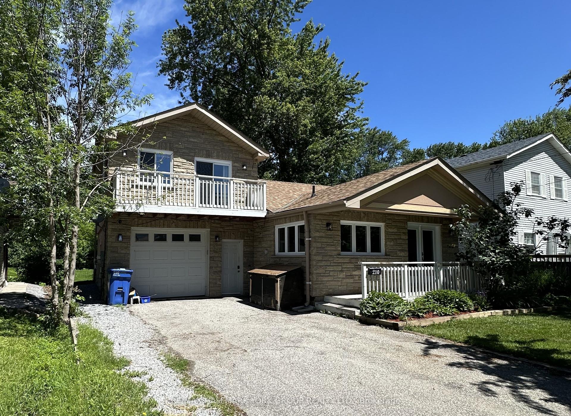 210 Way's Bay Drive #Upper ##Upper — photo 1