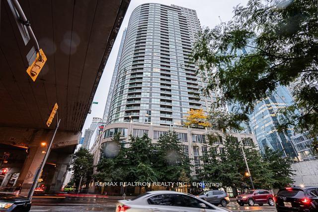 18 Yonge Street 808 #808 — photo 1