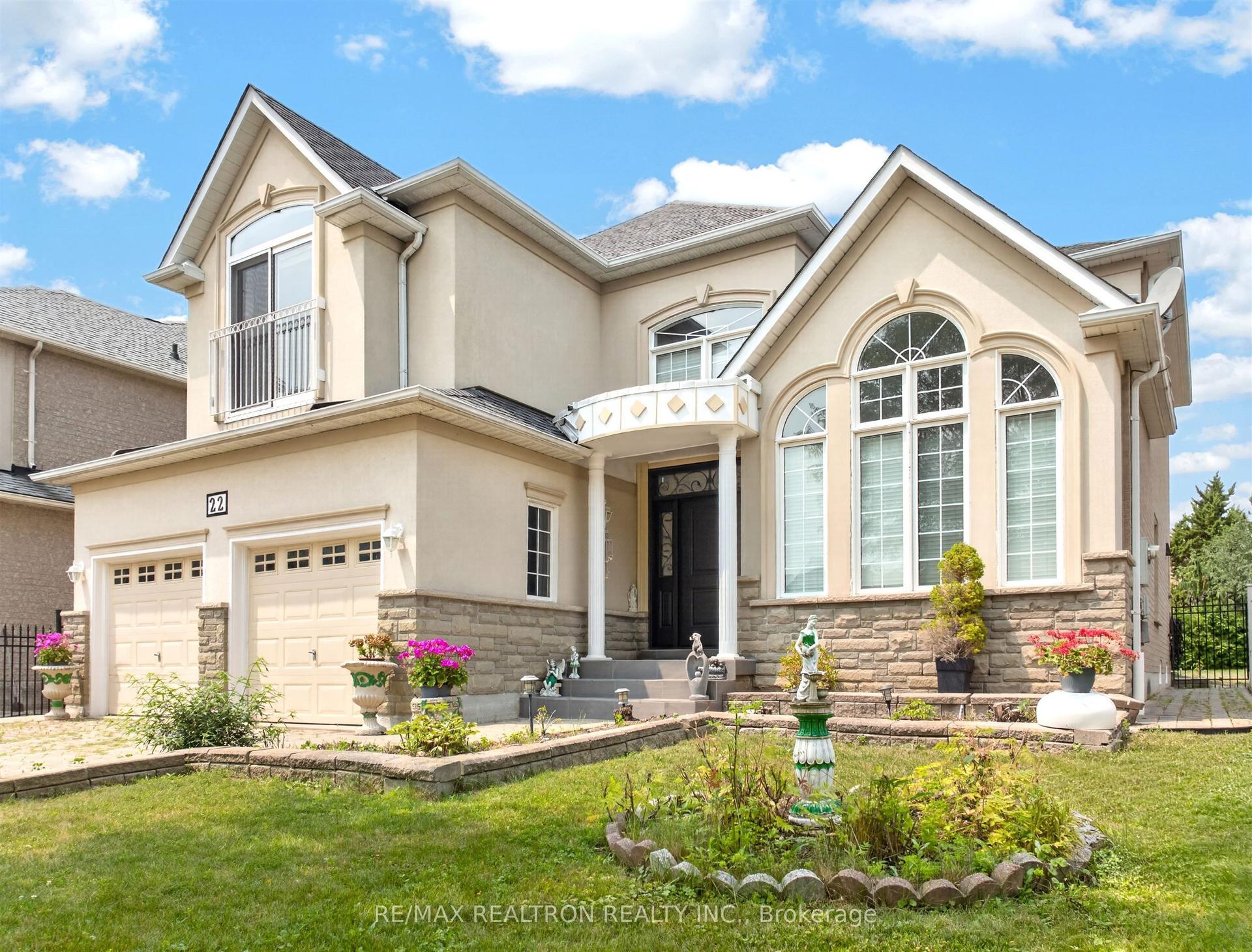 22 Queensborough Court, Richmond Hill — Detached for sale, photo 1