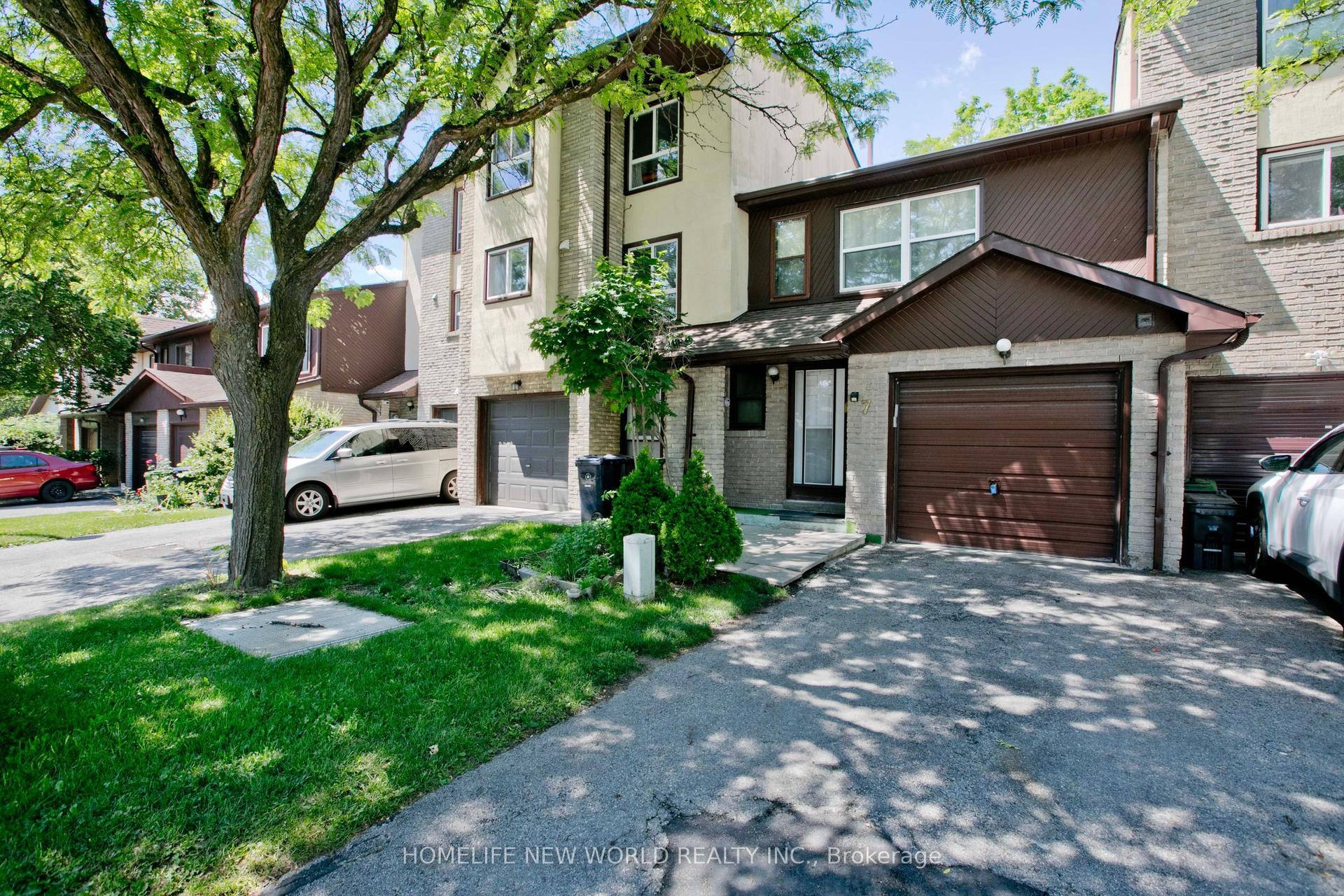 1180 Sandhurst Circle 7 #7 — photo 1