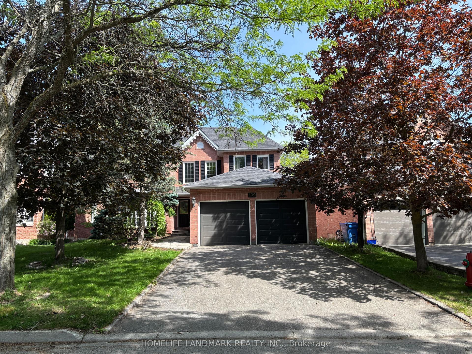 109 Carlyle Crescent — photo 1