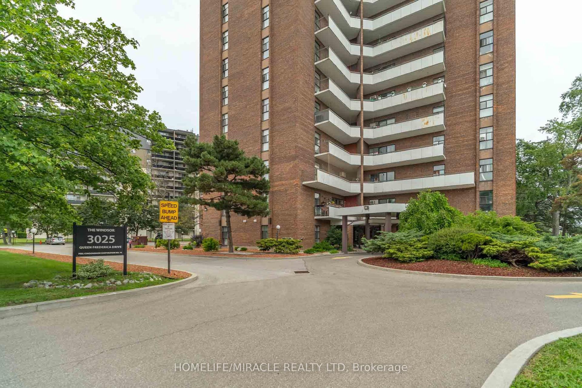 3025 Queen Frederica Drive 807 #807, Mississauga — Condo for lease, photo 1