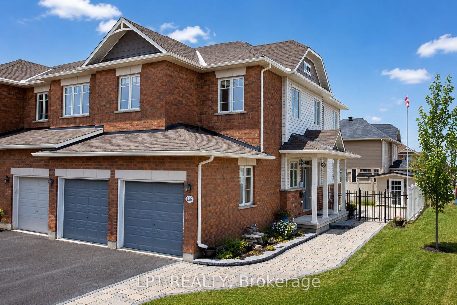 136 Calaveras Avenue, Barrhaven — Townhouse for lease, photo 1