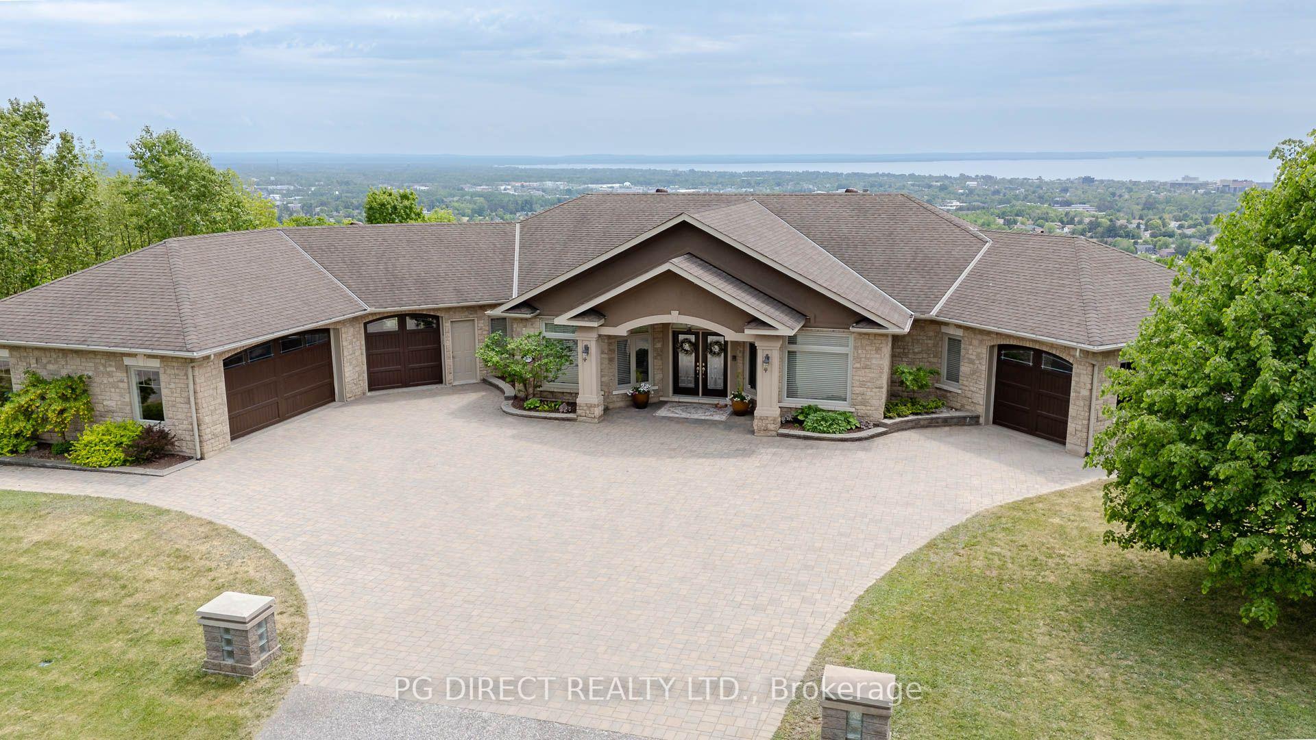 427 Surrey Drive, North Bay — Detached for sale, photo 1