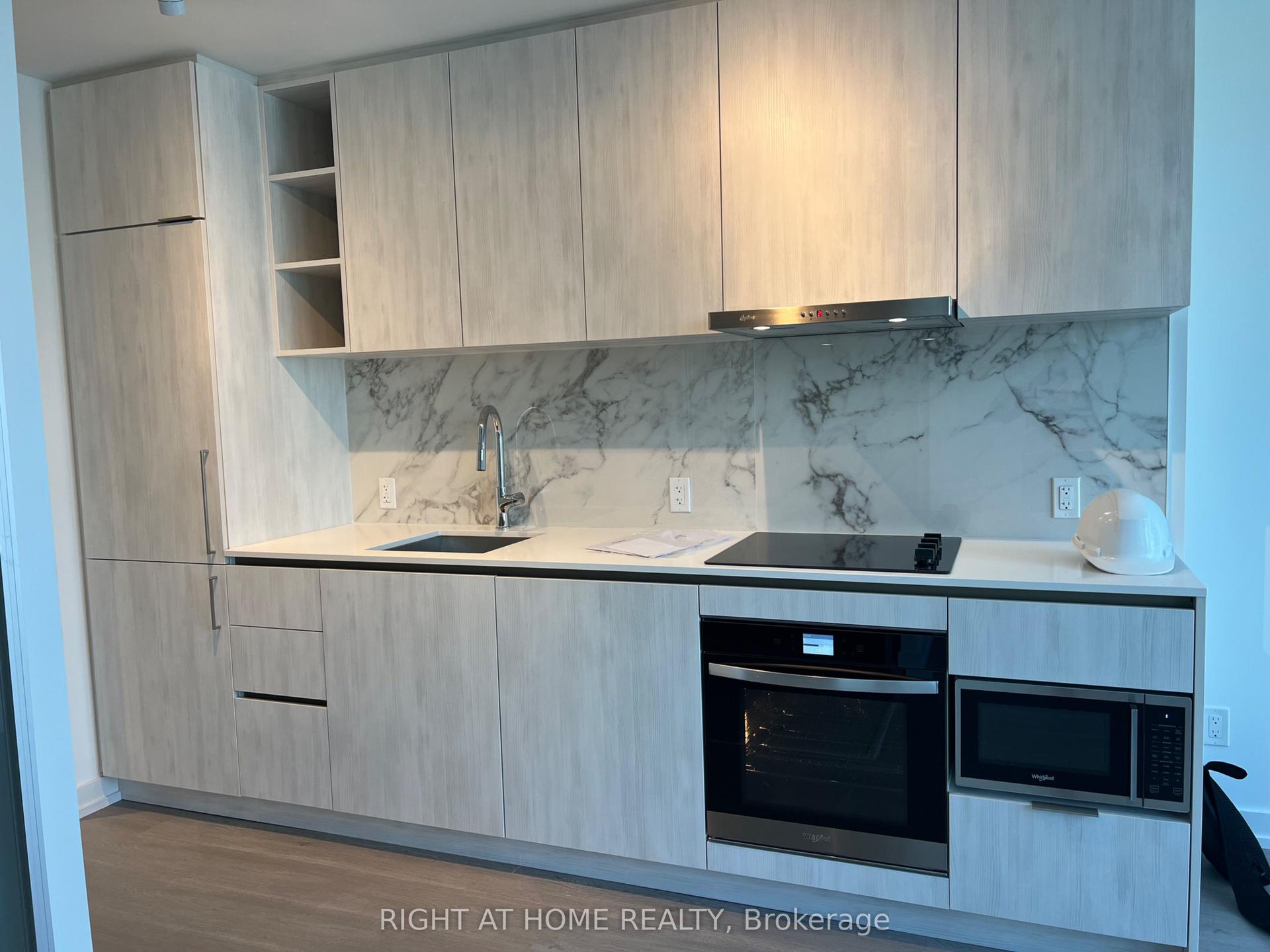 8 wellesley Street W 2606 #2606 — photo 1