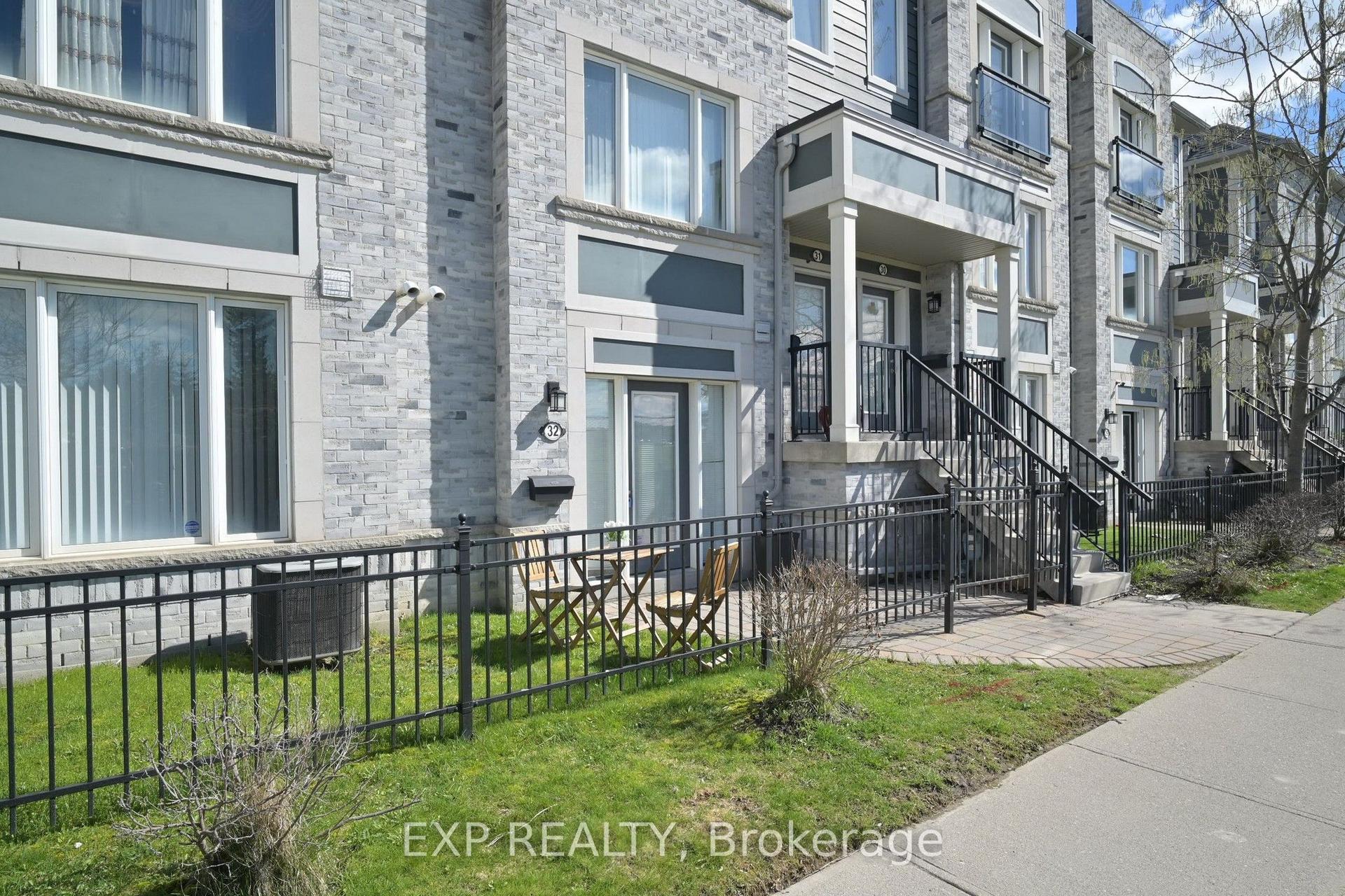 60 Fairwood Circle 32 #32 — photo 1