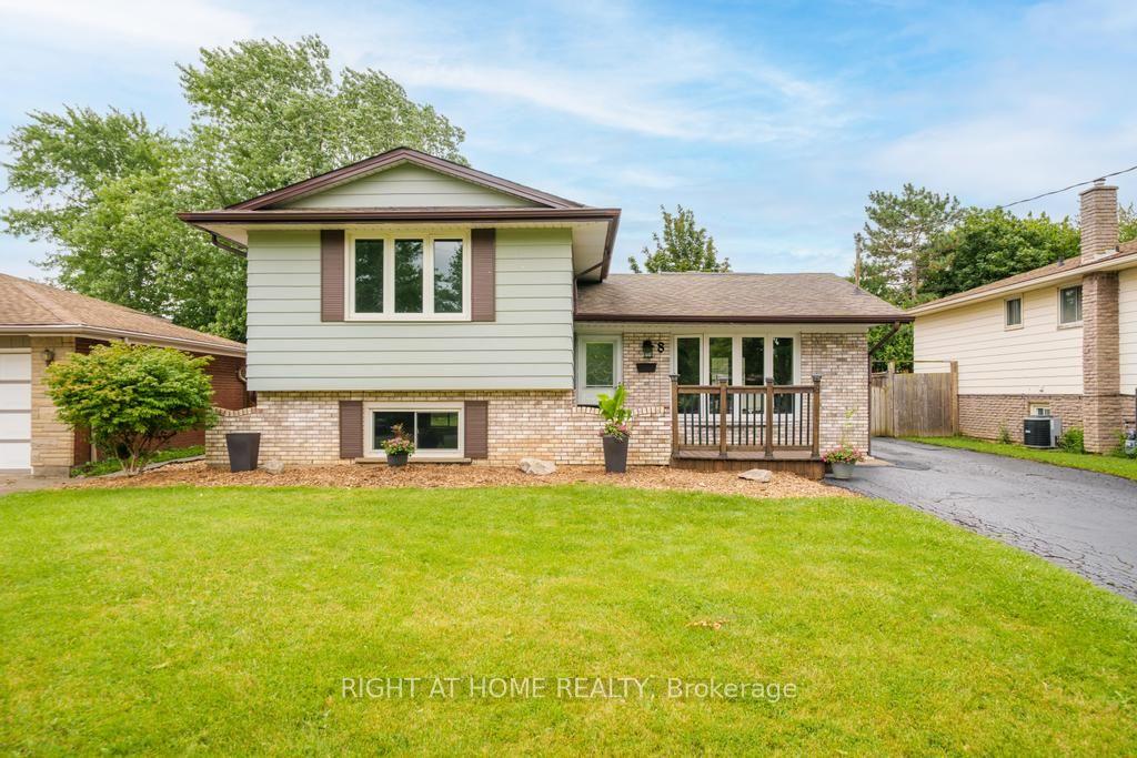 8 Acadia Crescent, St. Catharines — Detached for sale, photo 1
