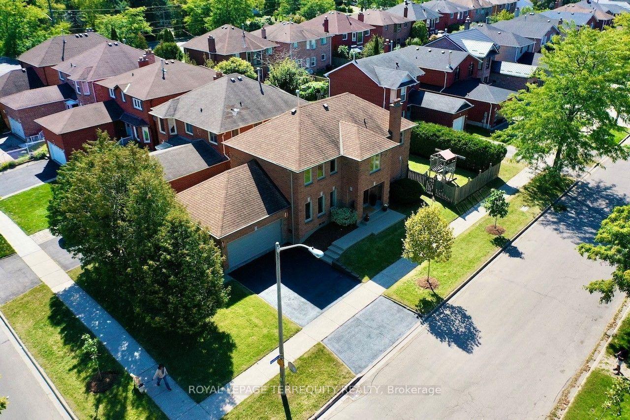 10 Scarboro Avenue, Toronto — Detached for sale, photo 1