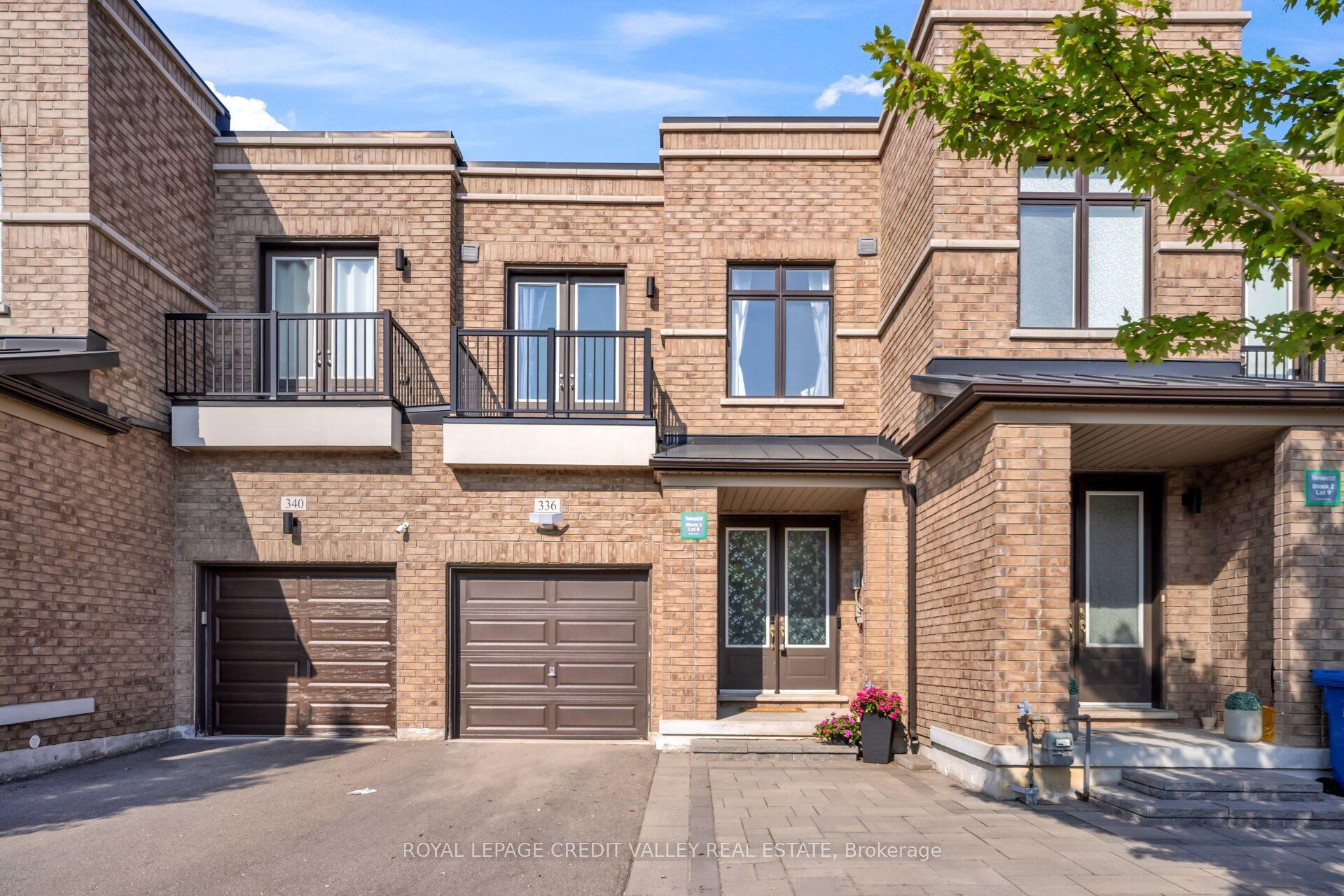 336 Elyse Court, Aurora — Townhouse for sale, photo 1
