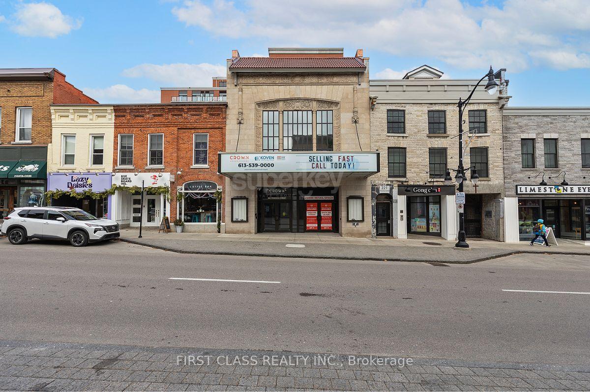 223 PRINCESS ST Street N 403 #403 — photo 1
