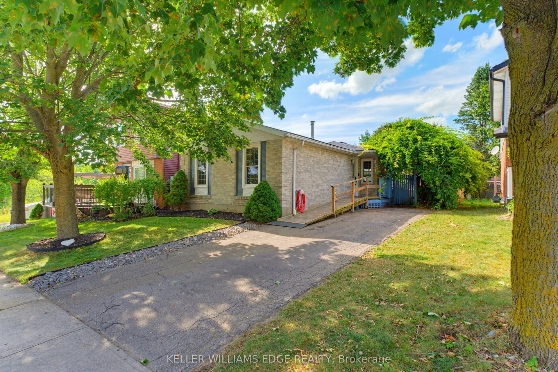 431 West Acres Drive, Guelph — Detached for sale, photo 1