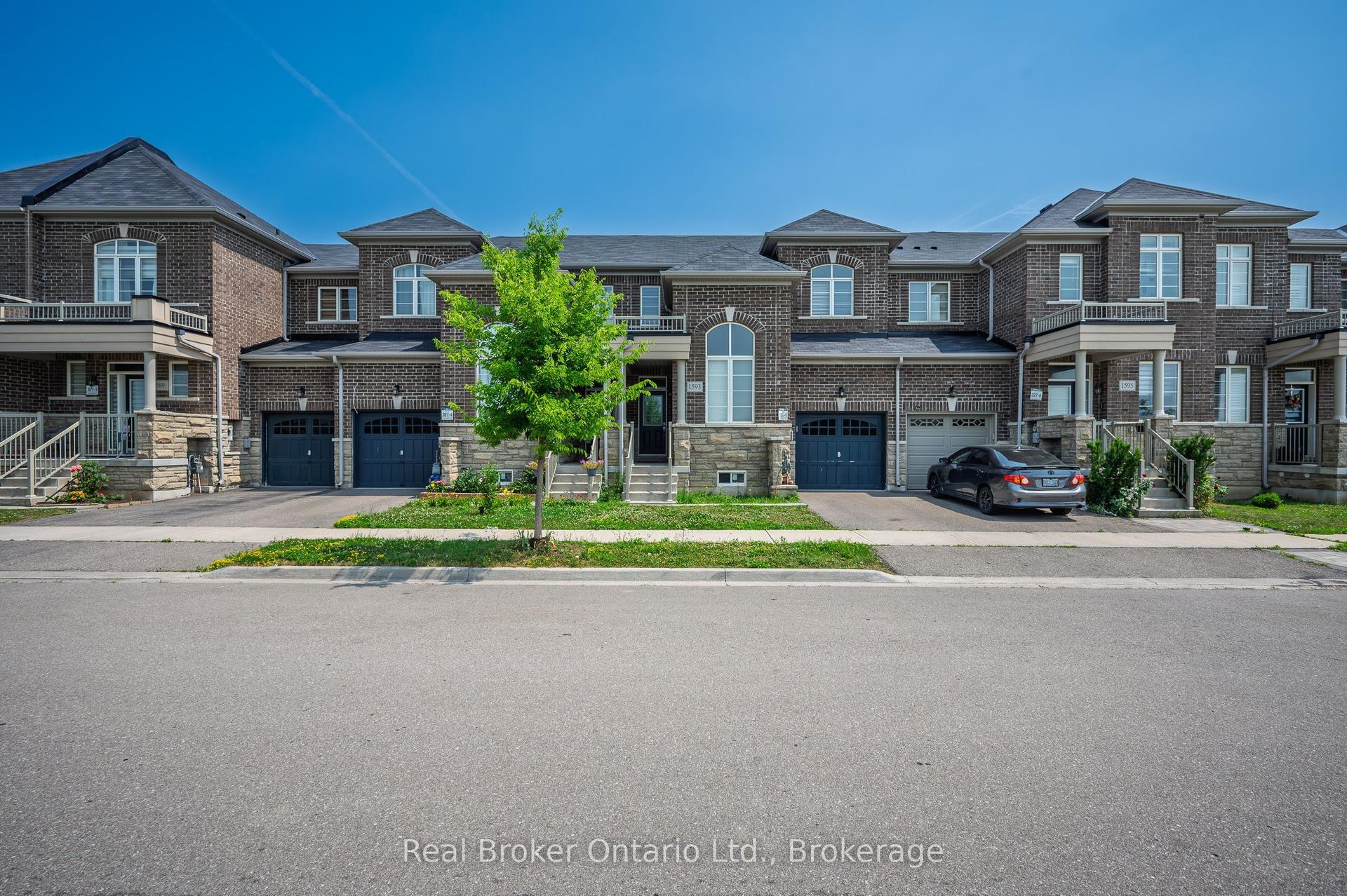 1593 Chretien Street, Milton — Townhouse for lease, photo 1