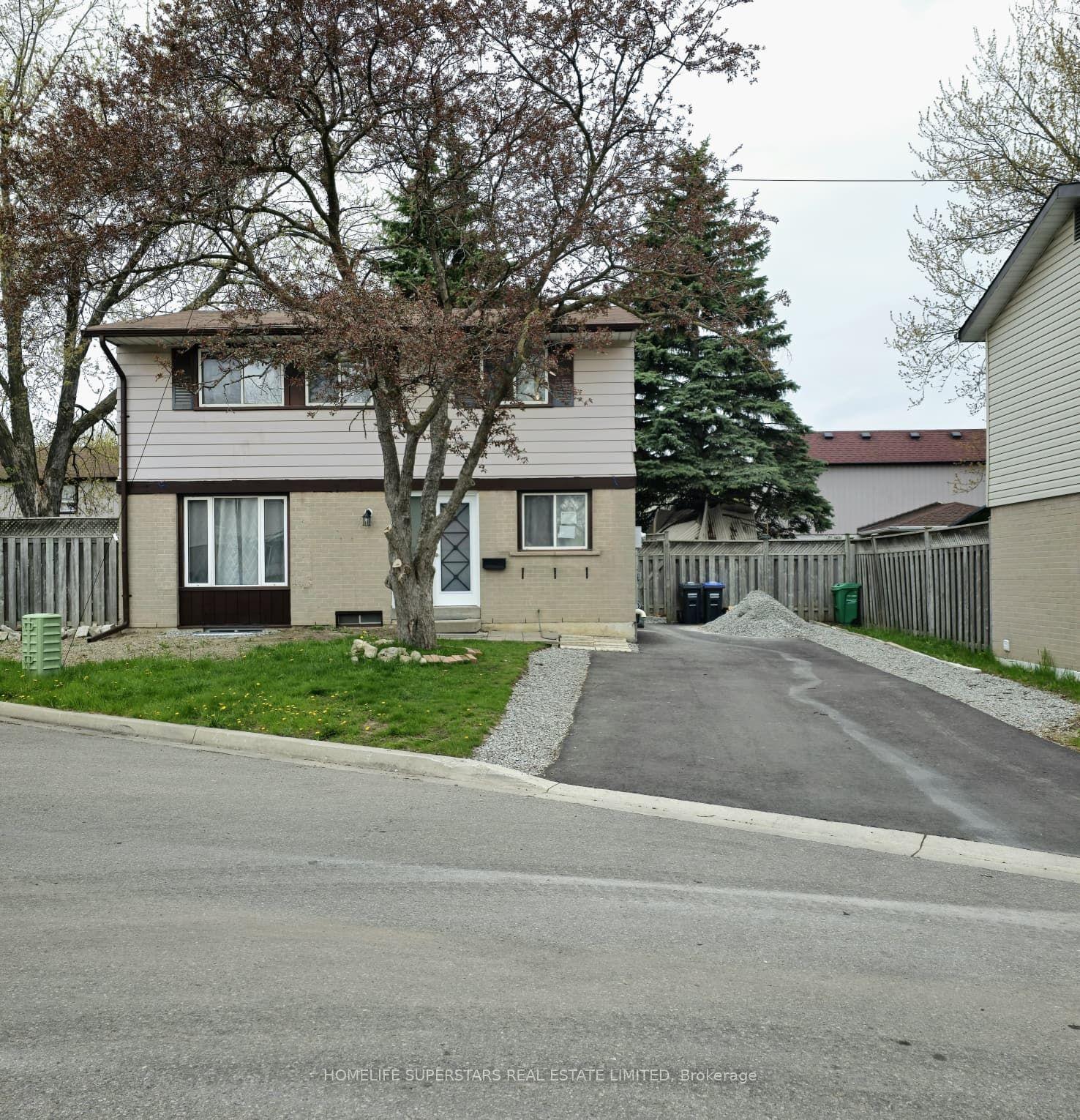 6 Grove Park Square — photo 1