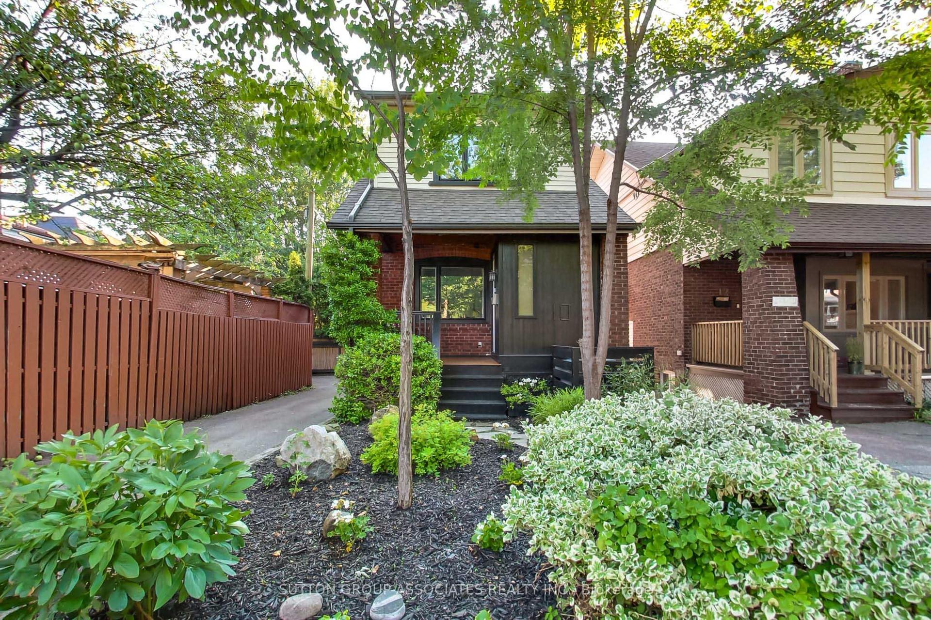 10 Winnett Avenue, Toronto — Detached for sale, photo 1