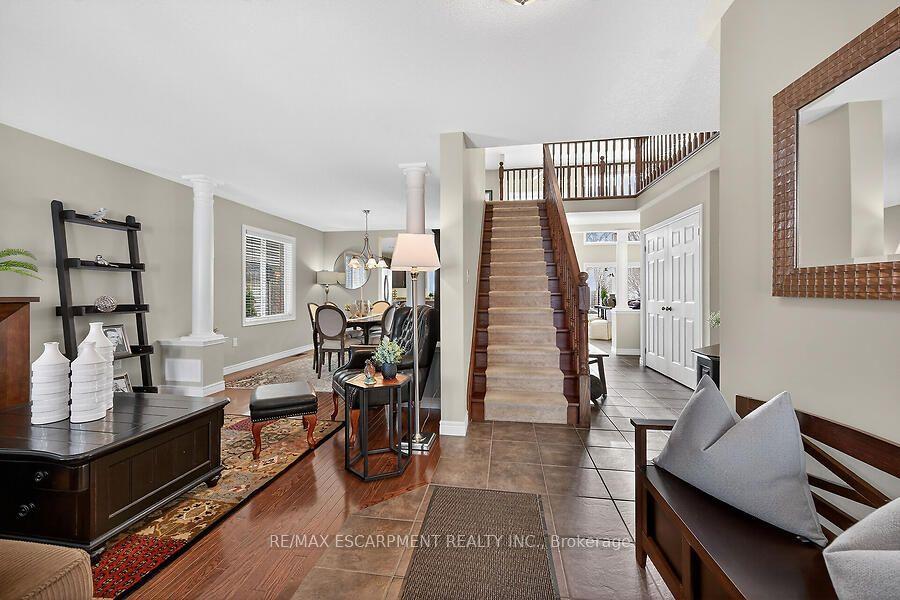 25 Southwood Cr. Crescent — photo 1