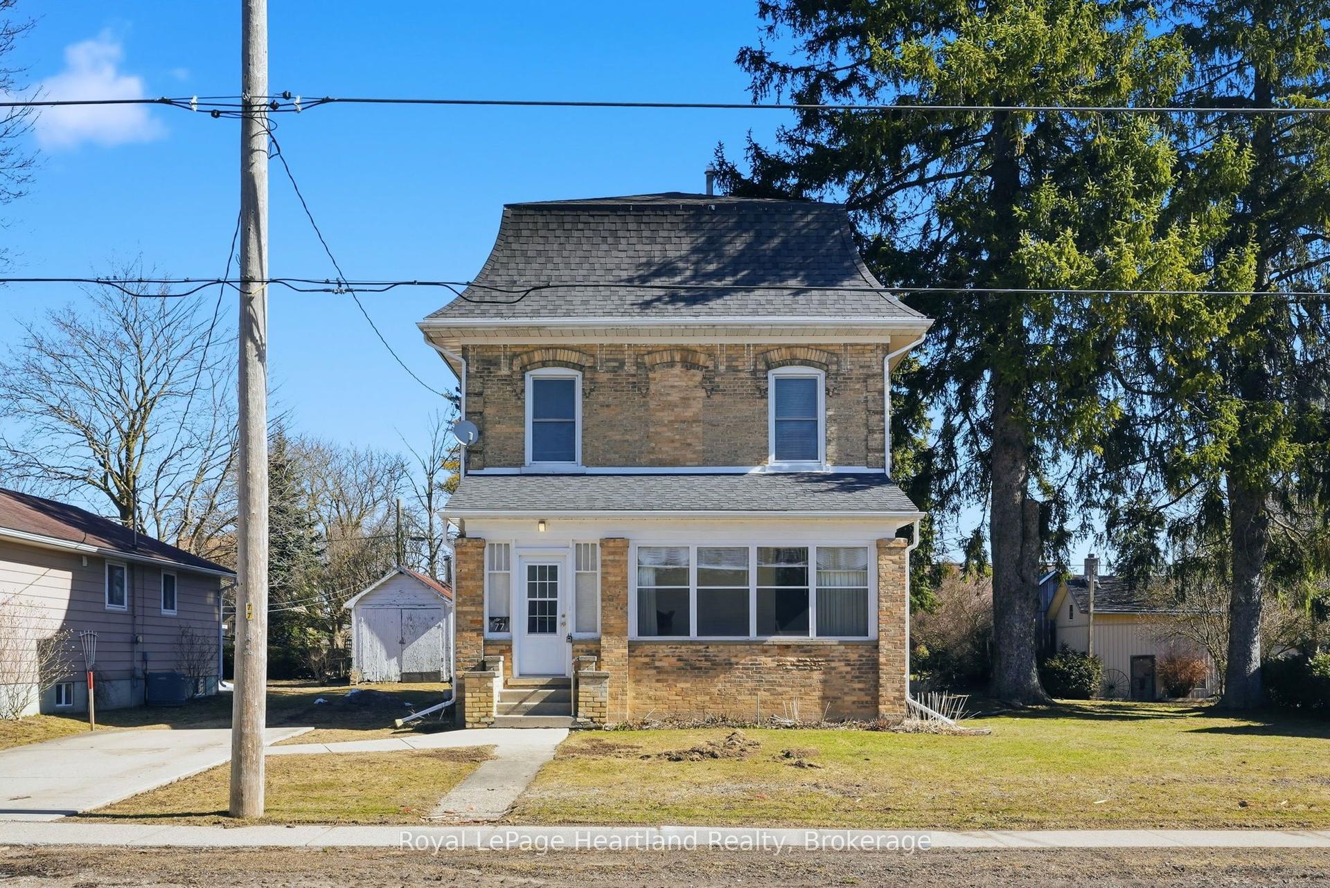 77 King Street S — photo 1