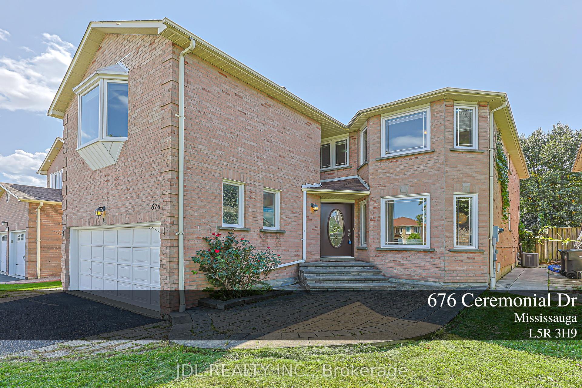 676 Ceremonial Drive, Mississauga — Detached for sale, photo 1