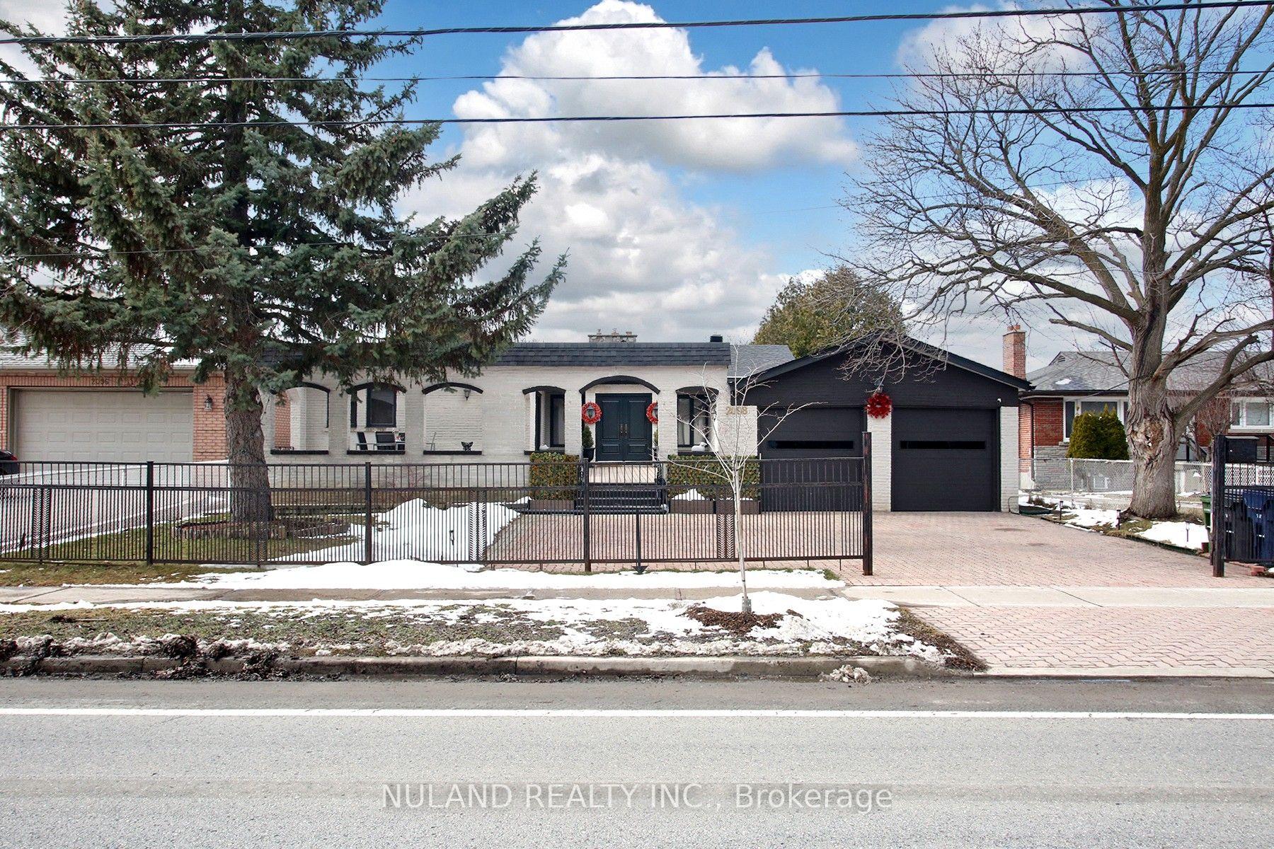 2098 Pharmacy Avenue — photo 1