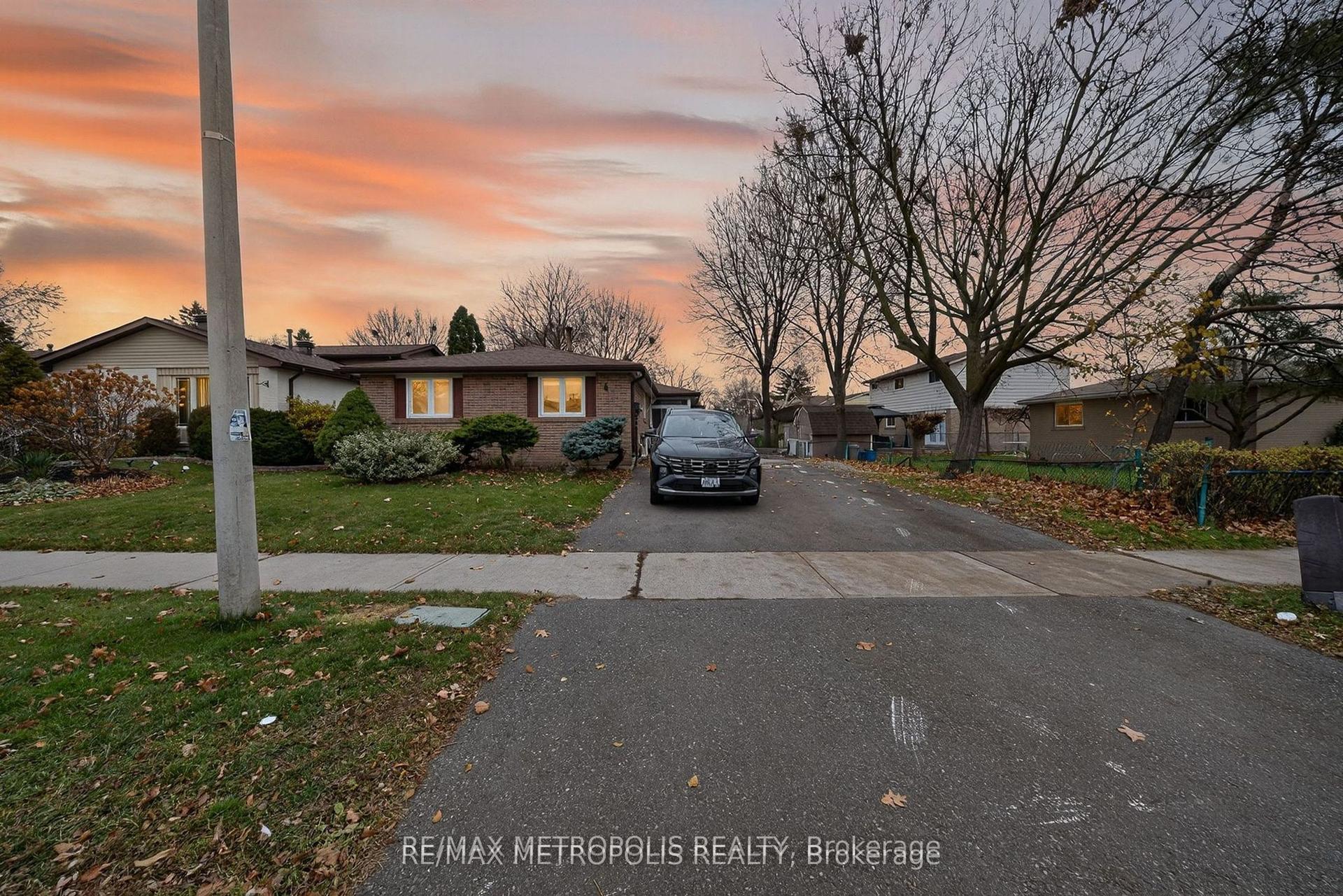 6 Madoc Drive Bsmt #Bsmt, Brampton — Detached for lease, photo 1