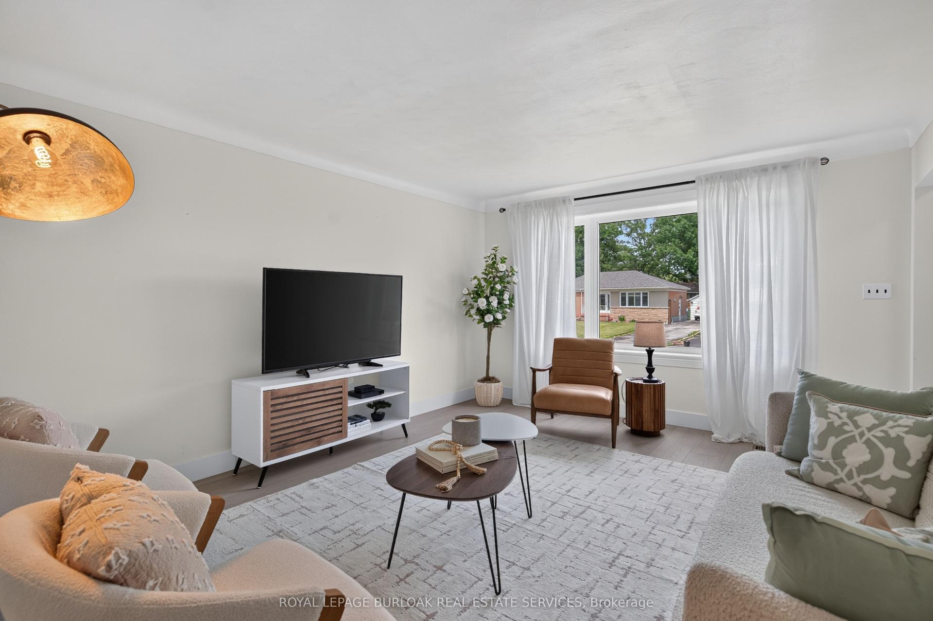 236 Hammersmith Court — photo 1