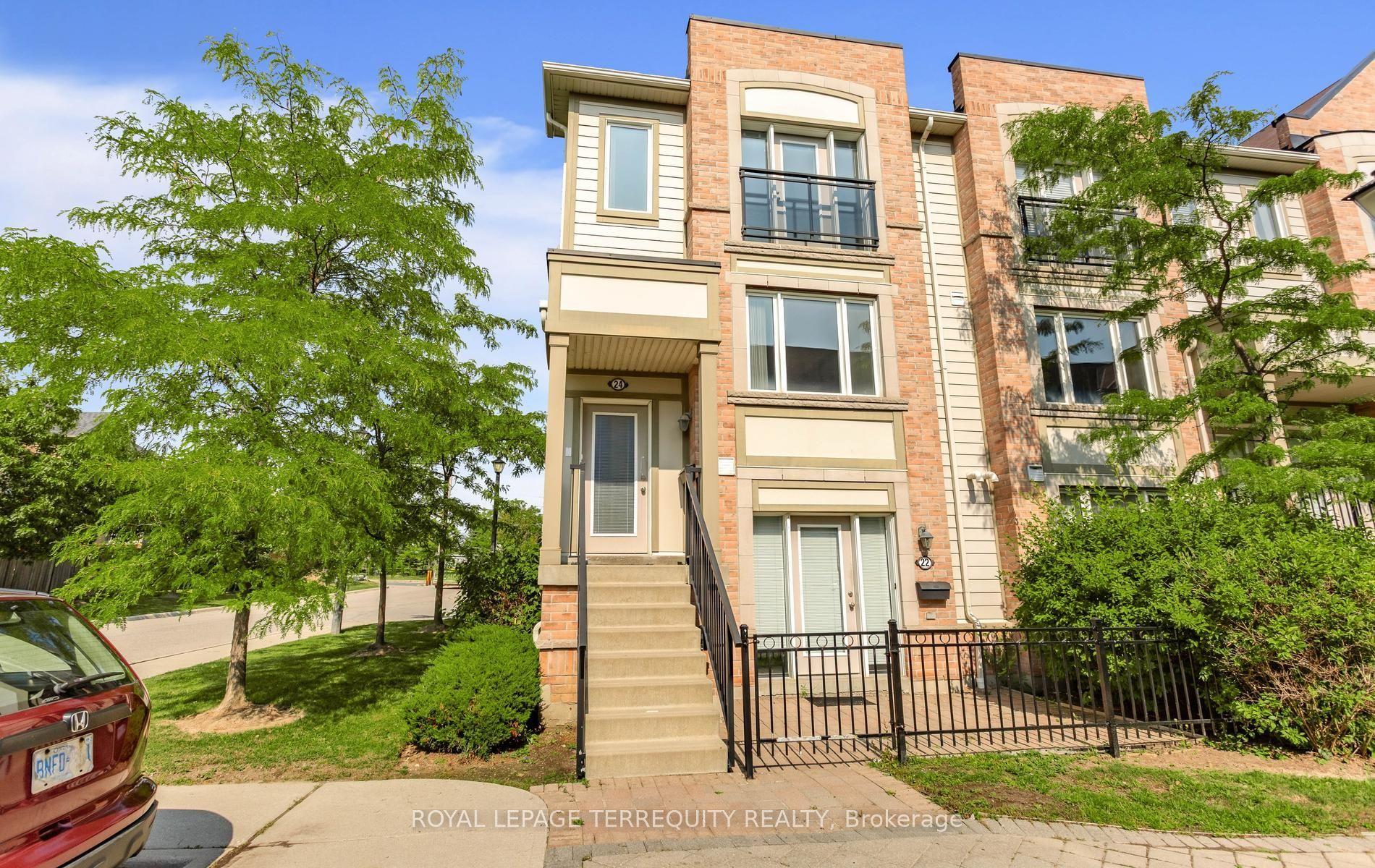 5650 Winston Churchill Boulevard 24 #24, Mississauga — Condo Town for sale, photo 1