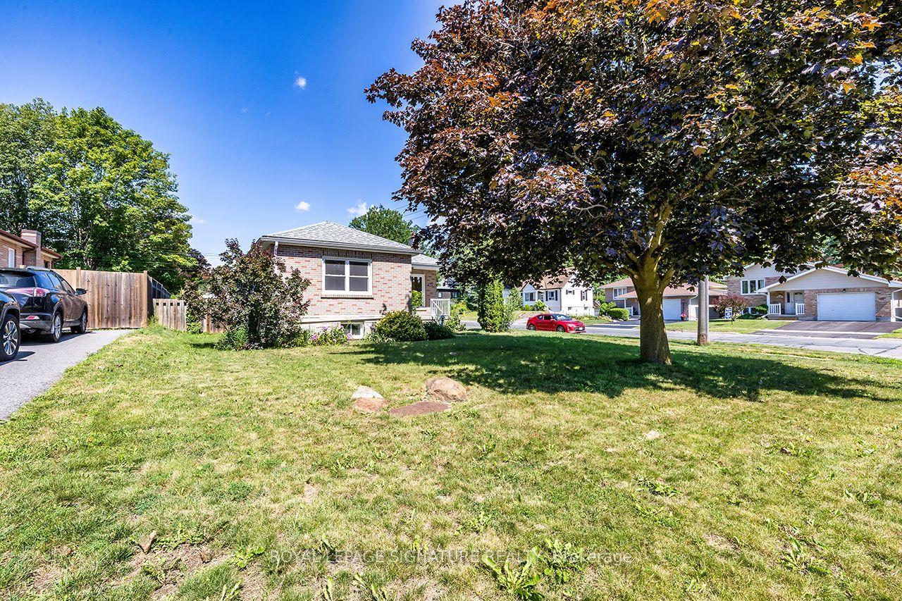 812 Schneider Place, Peterborough — Detached for lease, photo 1