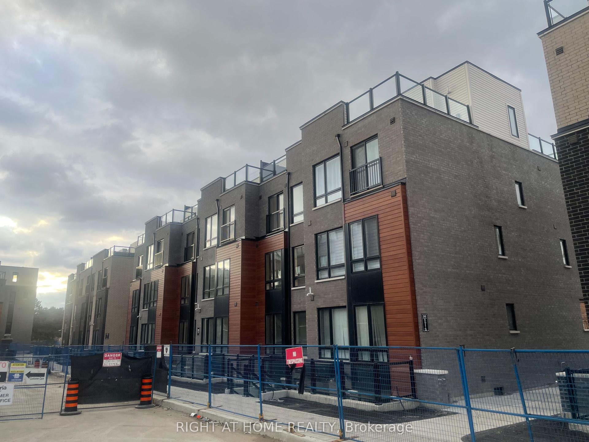 245 Mclevin Avenue 19 #19 — photo 1