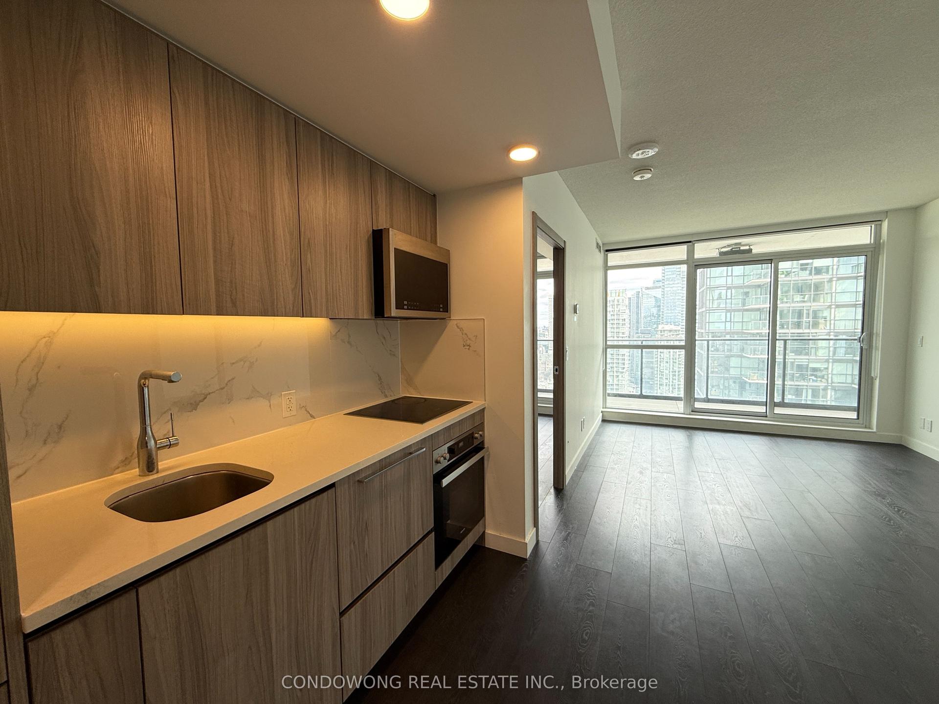 38 Widmer Street 4305 #4305 — photo 1