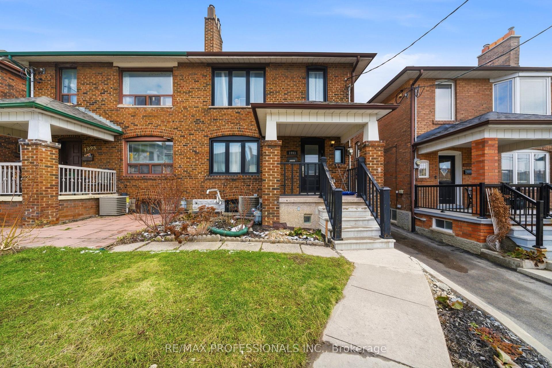 1993 Dufferin Street — photo 1